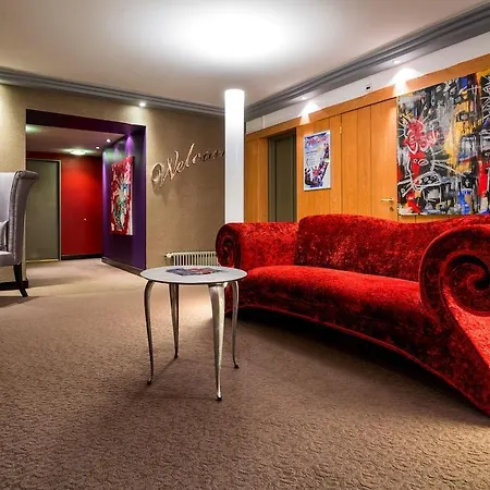 Отель The Excelsior